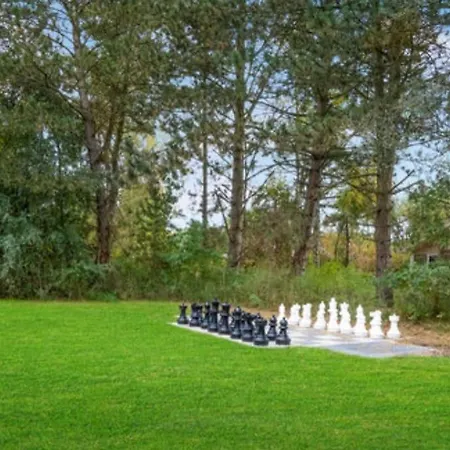 Pool Activity House For 16 People *