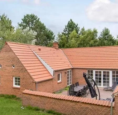Pool Activity House For 16 People Holiday home